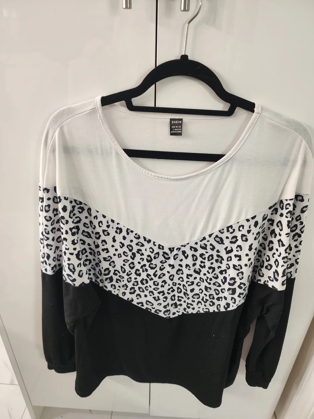 2 SHEIN Black White Gray Colorblock Leopard Print Long Sleeve Tops